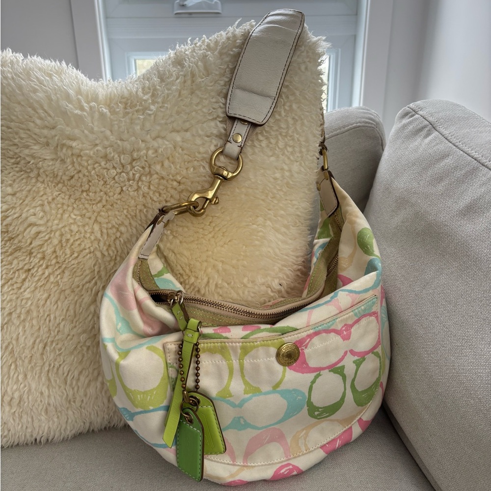 *SOLD PLEASE DONT BUY* Coach Hampton Pastel Hobo bag